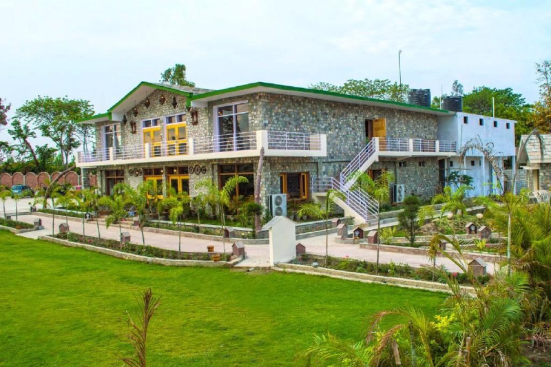 Banyan Retreat Resort